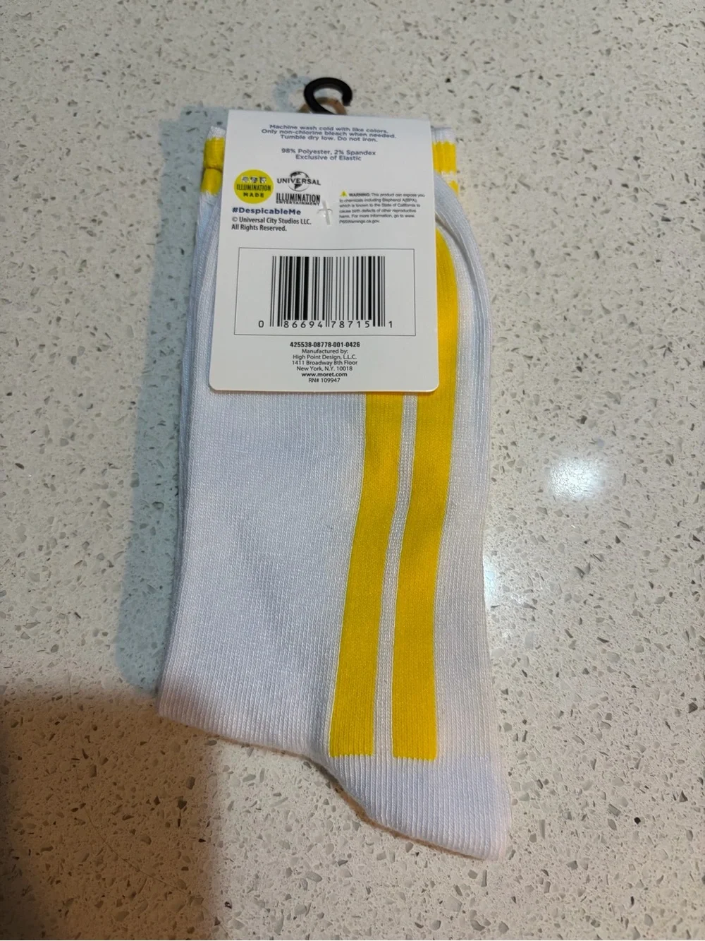 Despicable Me Minion Crew Socks White Yellow Shoe Size 6-12 NWT